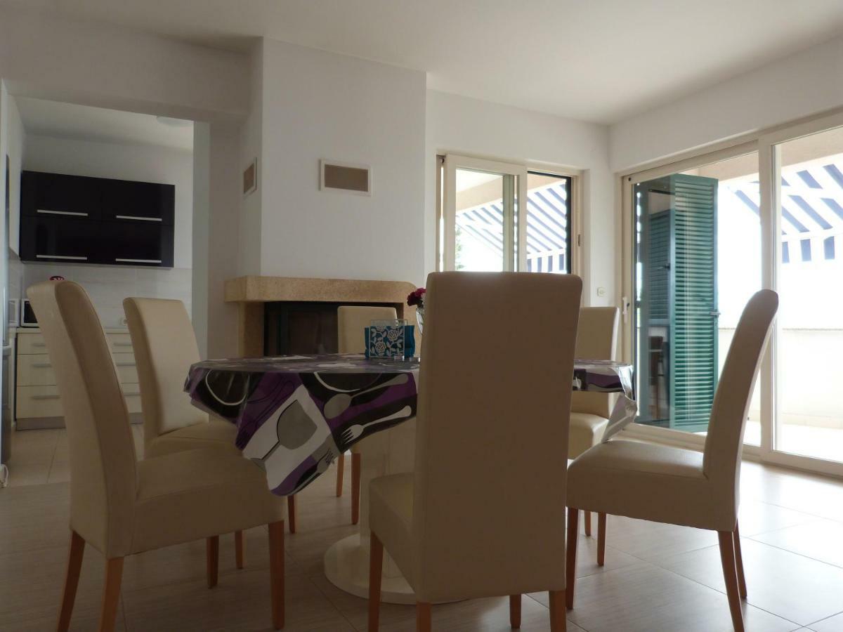 Maria Apartments สตารีกราด-ปาเคลนีซา ภายนอก รูปภาพ